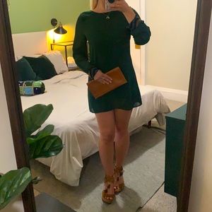 🦚Green shift dress with beaded cuffs🦚